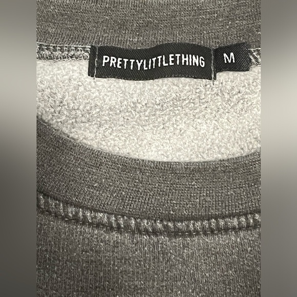Women’s Oversize Medium Gray Pretty Little Things Sweatshirt Pullover Embroidere - Picture 3 of 7